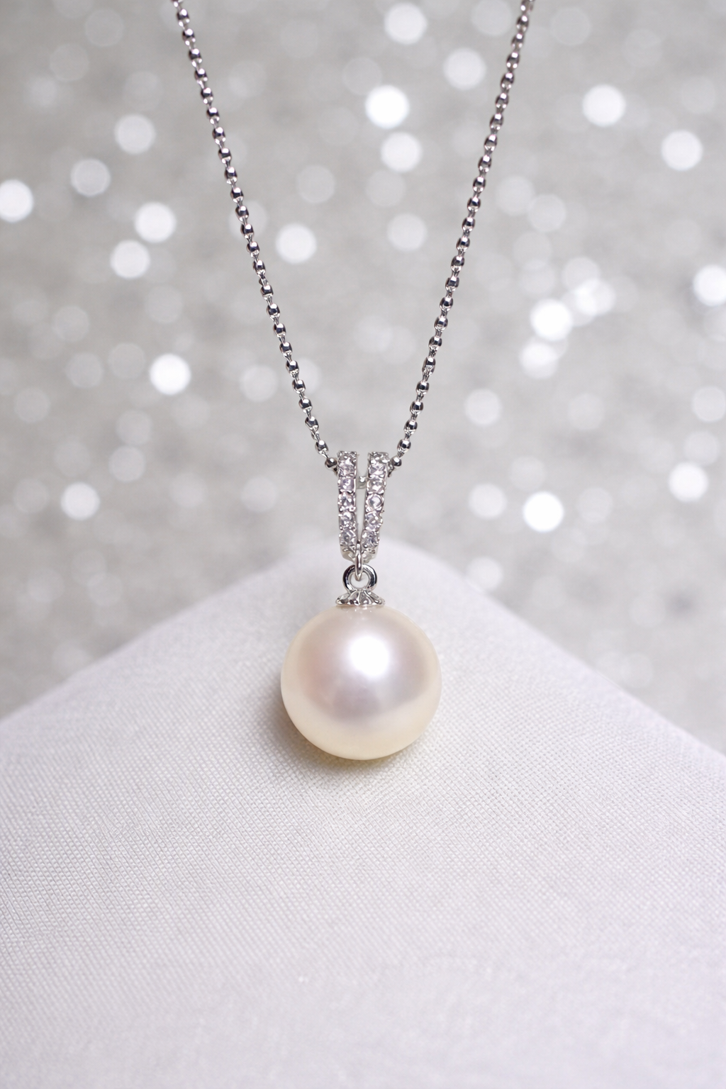 Luna Glow Freshwater Pearl Pendant – 12mm