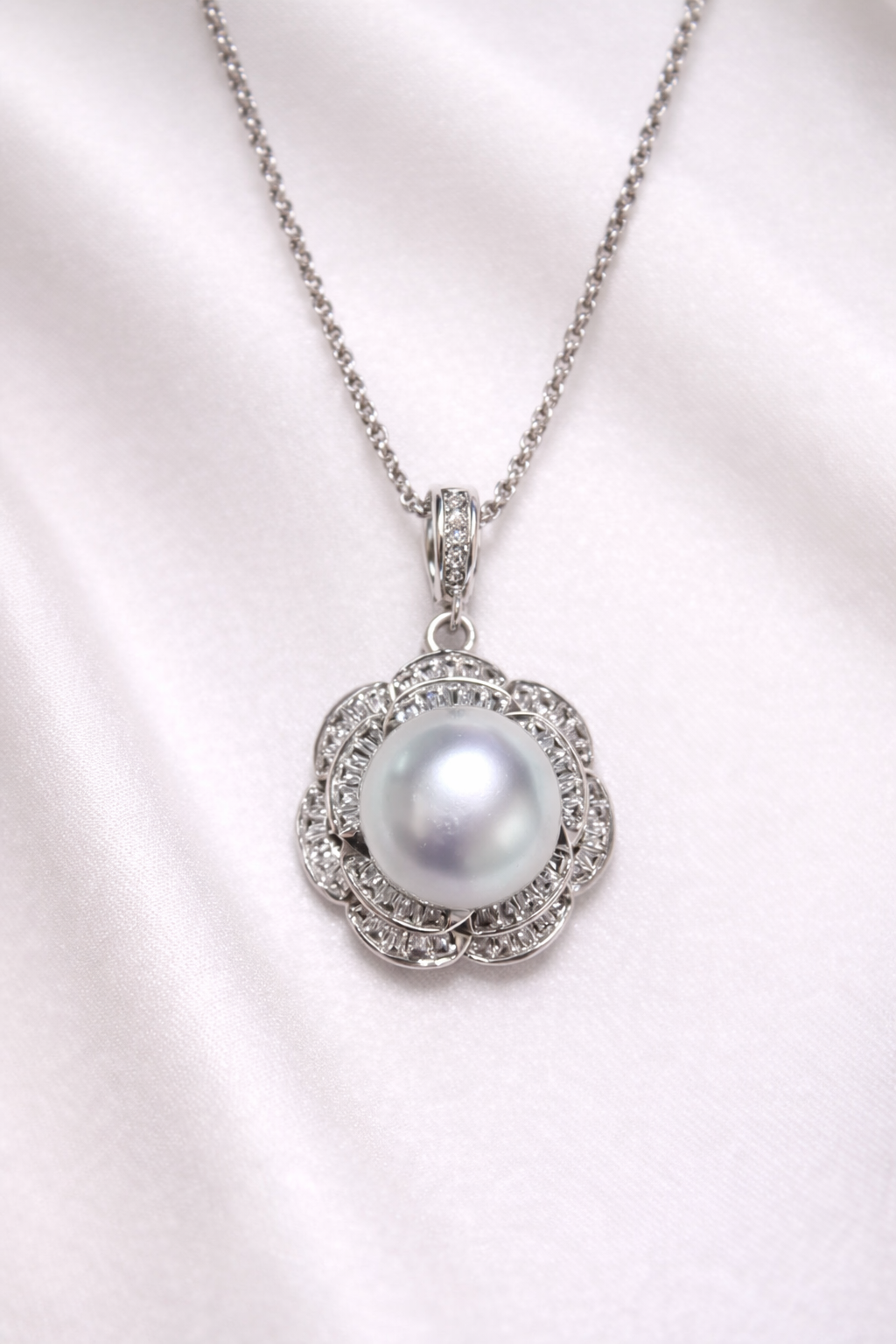 Japan Akoya Blossom Pearl Pendant – 10mm