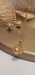 Golden South Sea Blossom Gift Set
