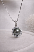 Tahitian Radiance Halo Pearl Pendant – 10mm